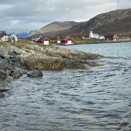 Ved Havet Pa Brentsholmen, Naer Sommaroy, Tromso