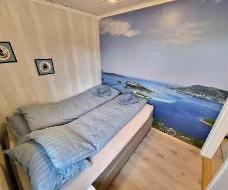 Ved Havet Pa Brentsholmen, Naer Sommaroy, Tromso * Brensholmen